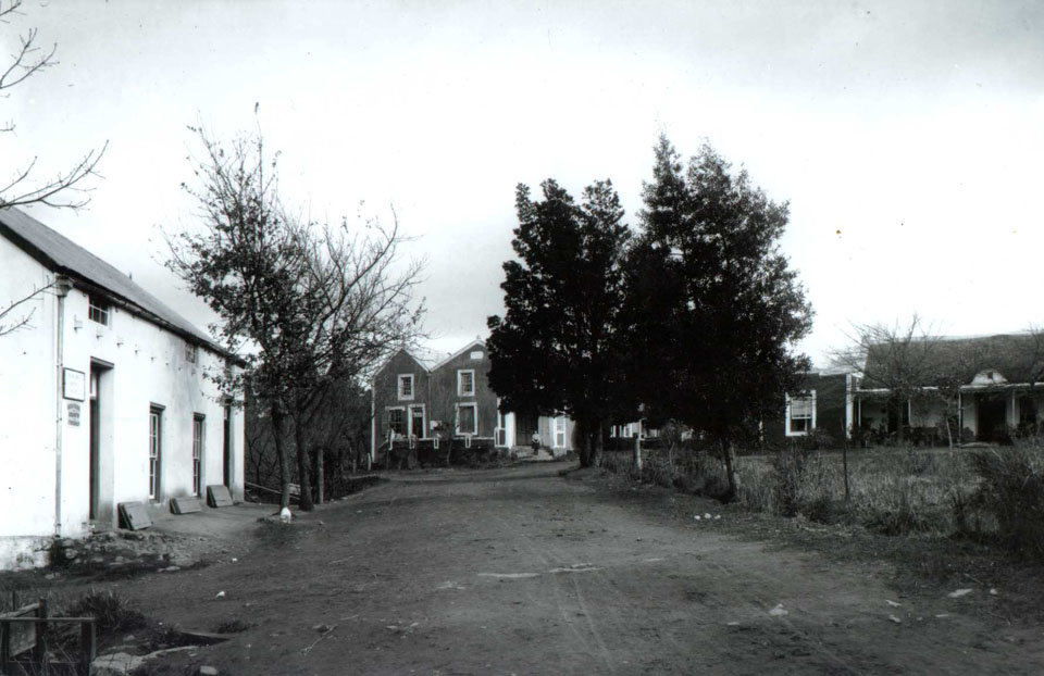 Arch. Pic. 5  Intersection Ds.Botha - Main Str